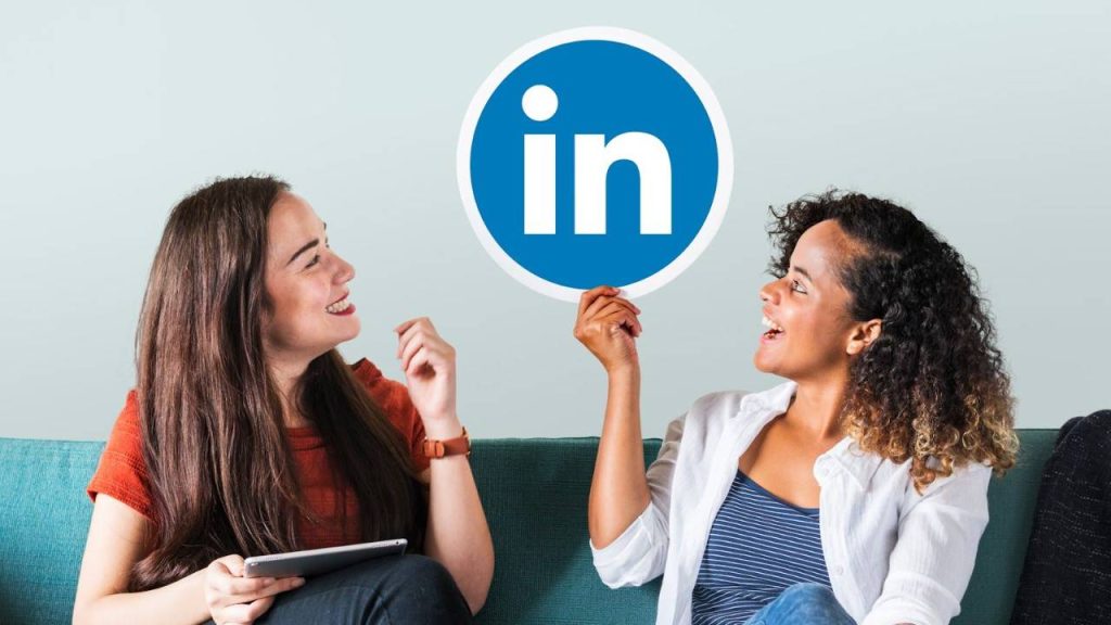 Smart Ways to Approach Recruiters on LinkedIn